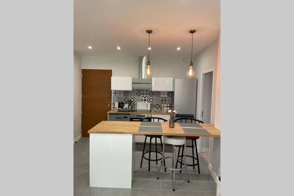 appartements très spacieux et totalement rénovée Guillaumes Exterior foto